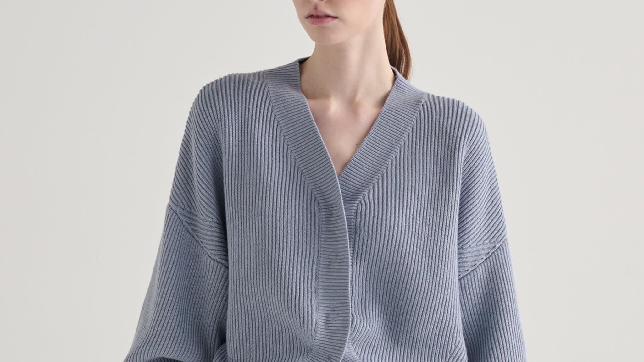 Ribbed knit detail